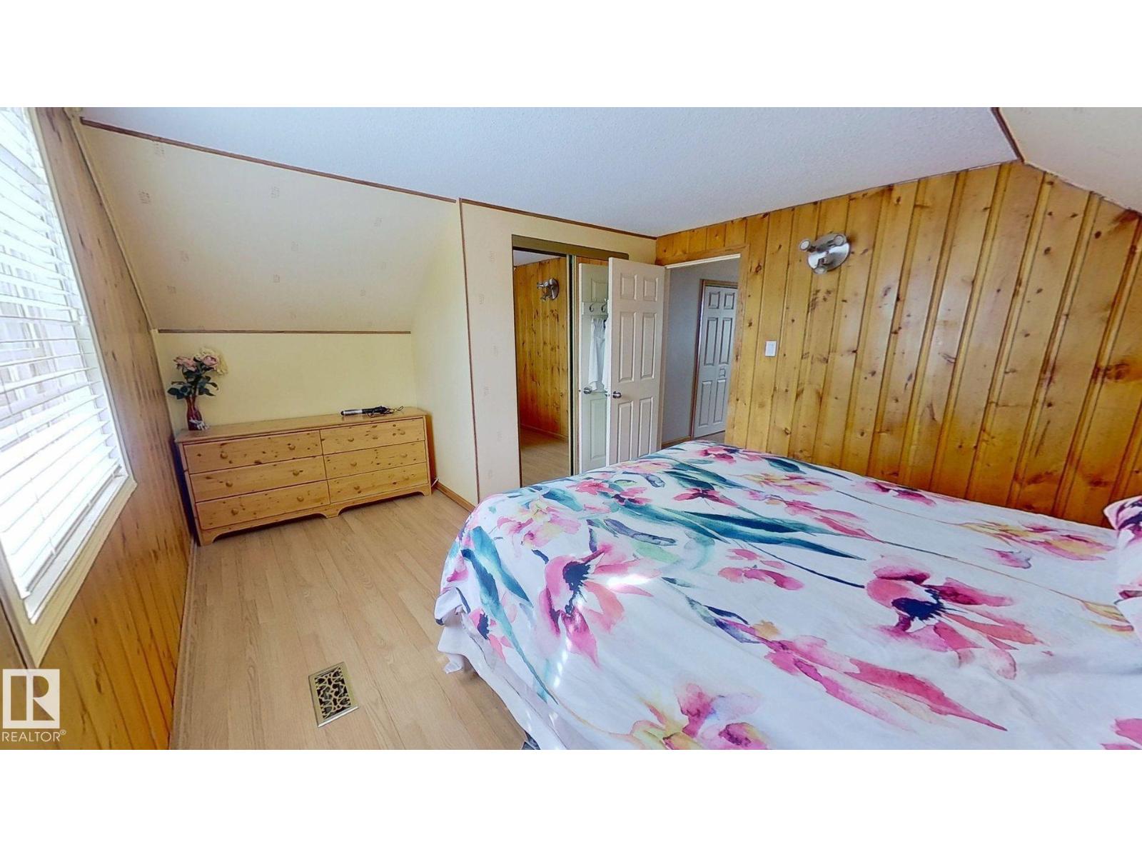13908 117 AV NW, Edmonton