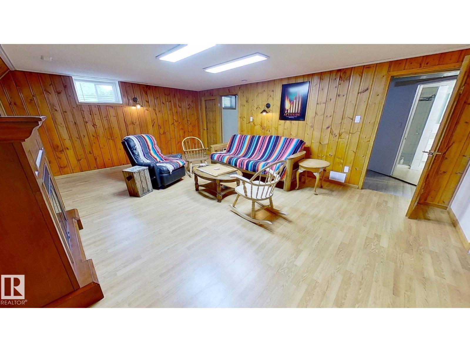 13908 117 AV NW, Edmonton