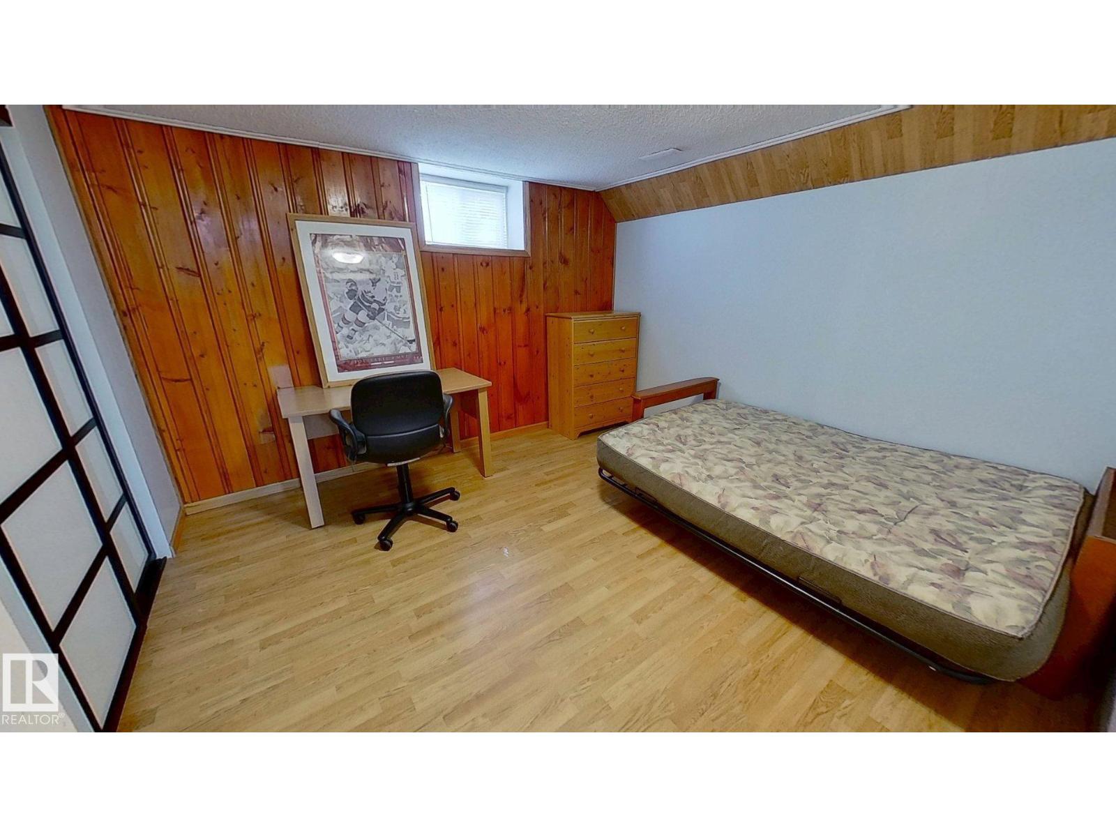 13908 117 AV NW, Edmonton
