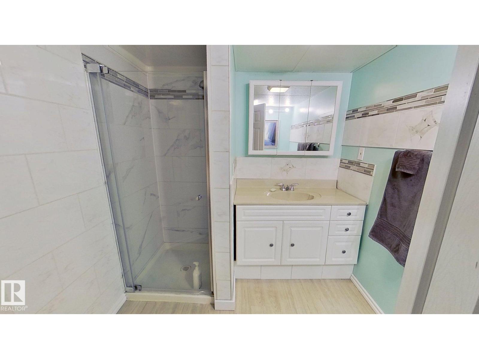 13908 117 AV NW, Edmonton