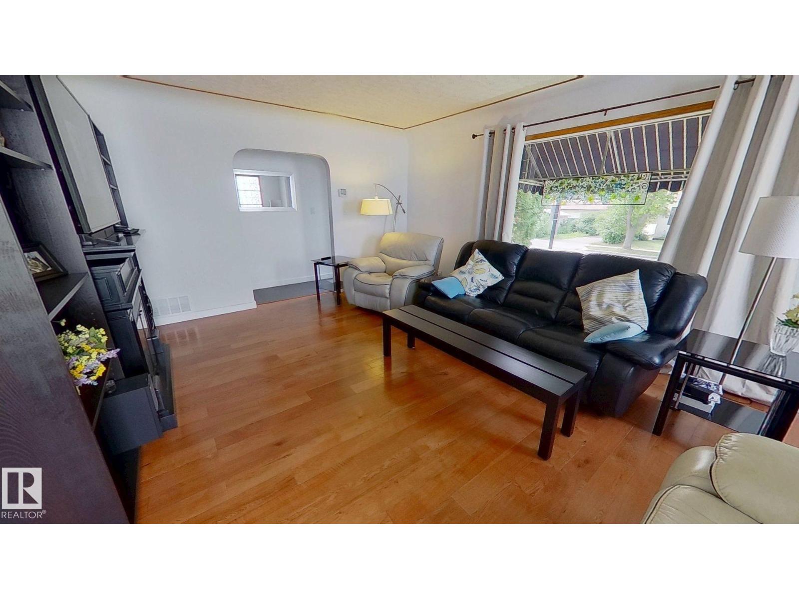 13908 117 AV NW, Edmonton