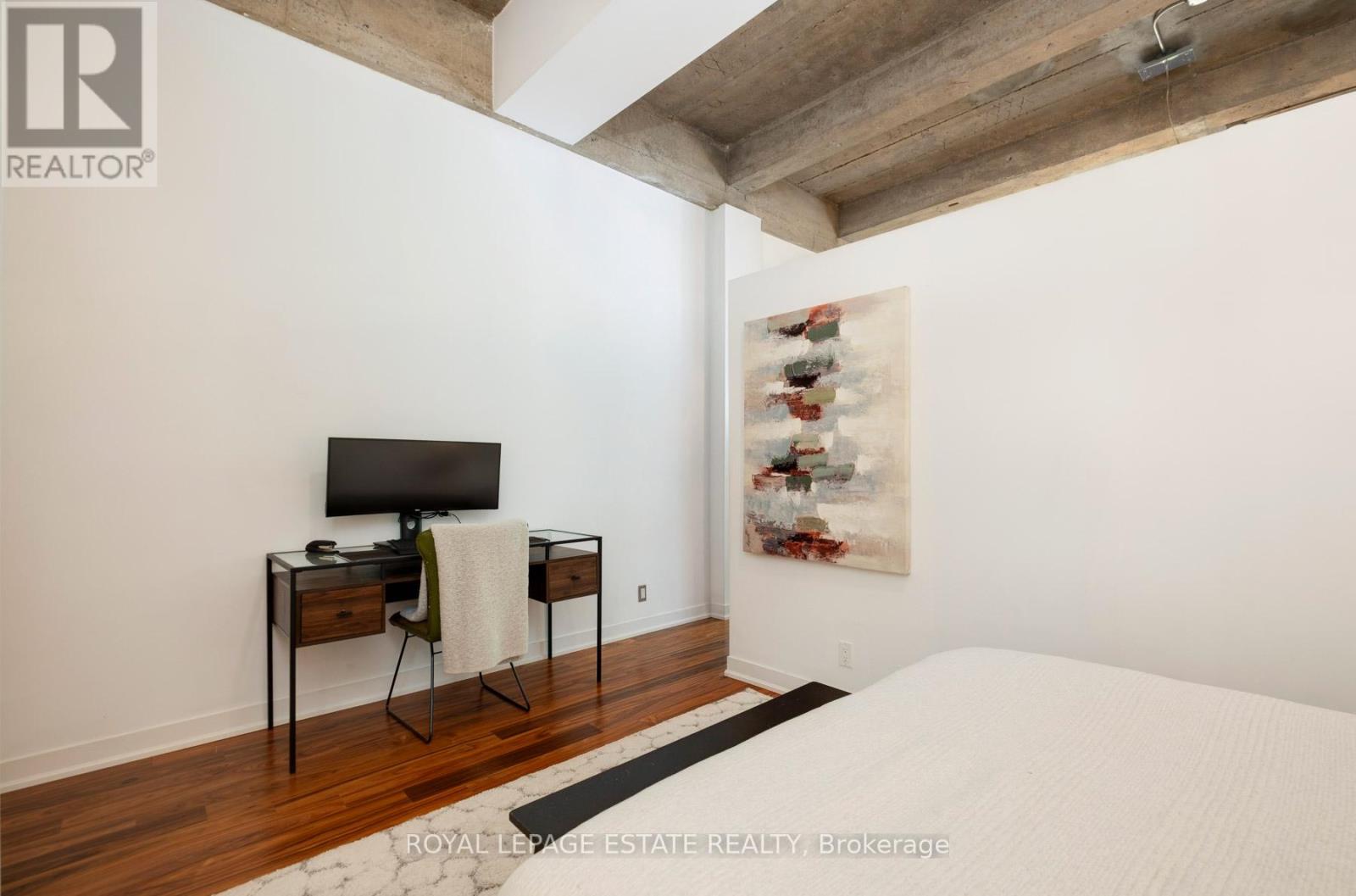 #142 201 CARLAW AVENUE - 12