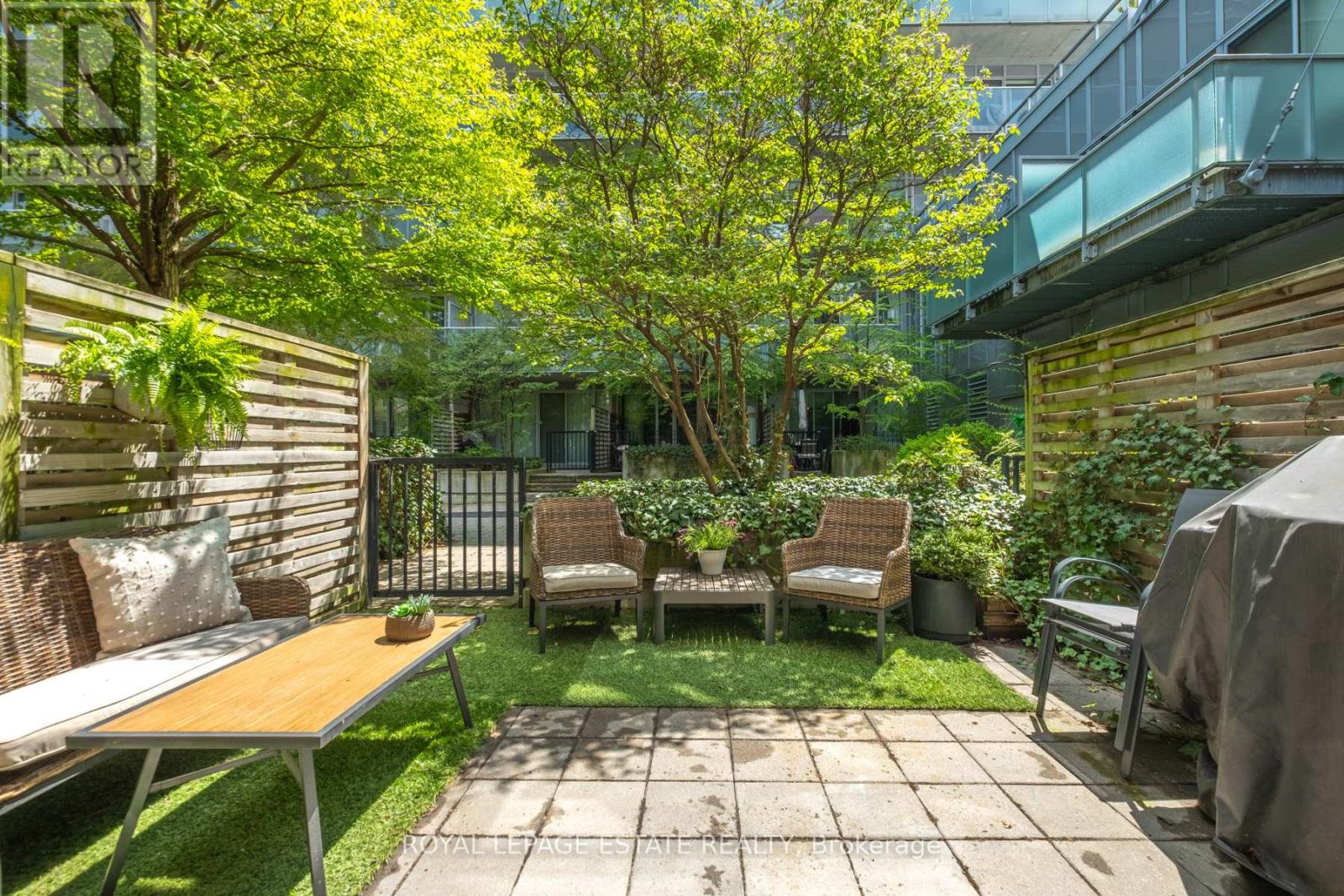 #142 201 CARLAW AVENUE - 15