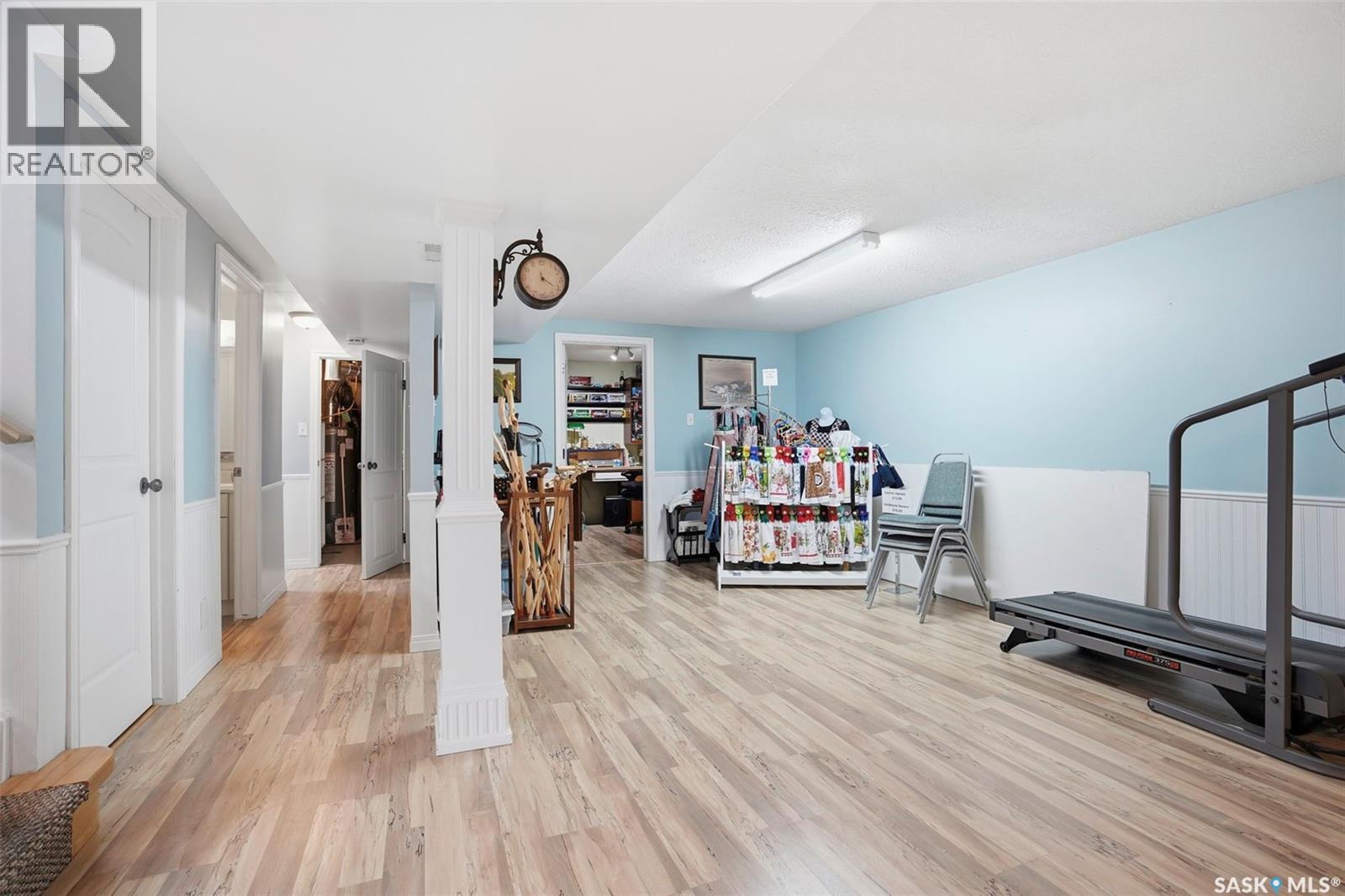 35 Harrison CRESCENT - 18