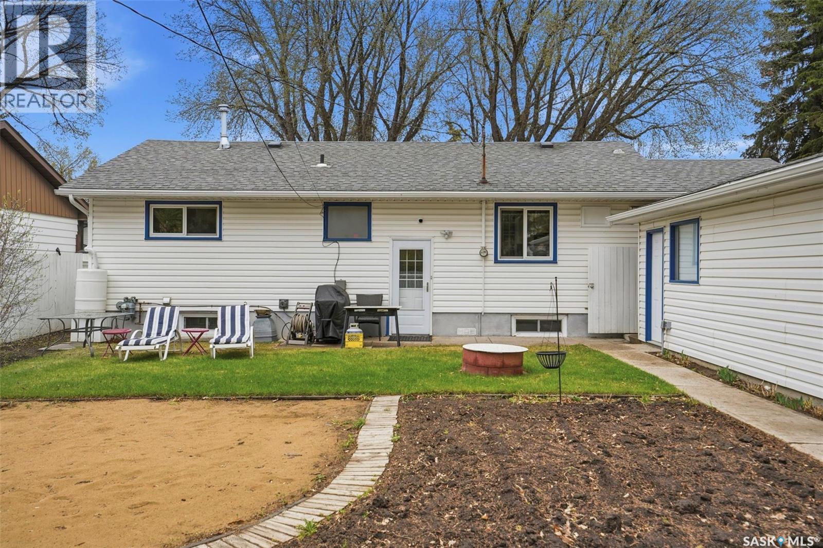 35 Harrison CRESCENT - 30