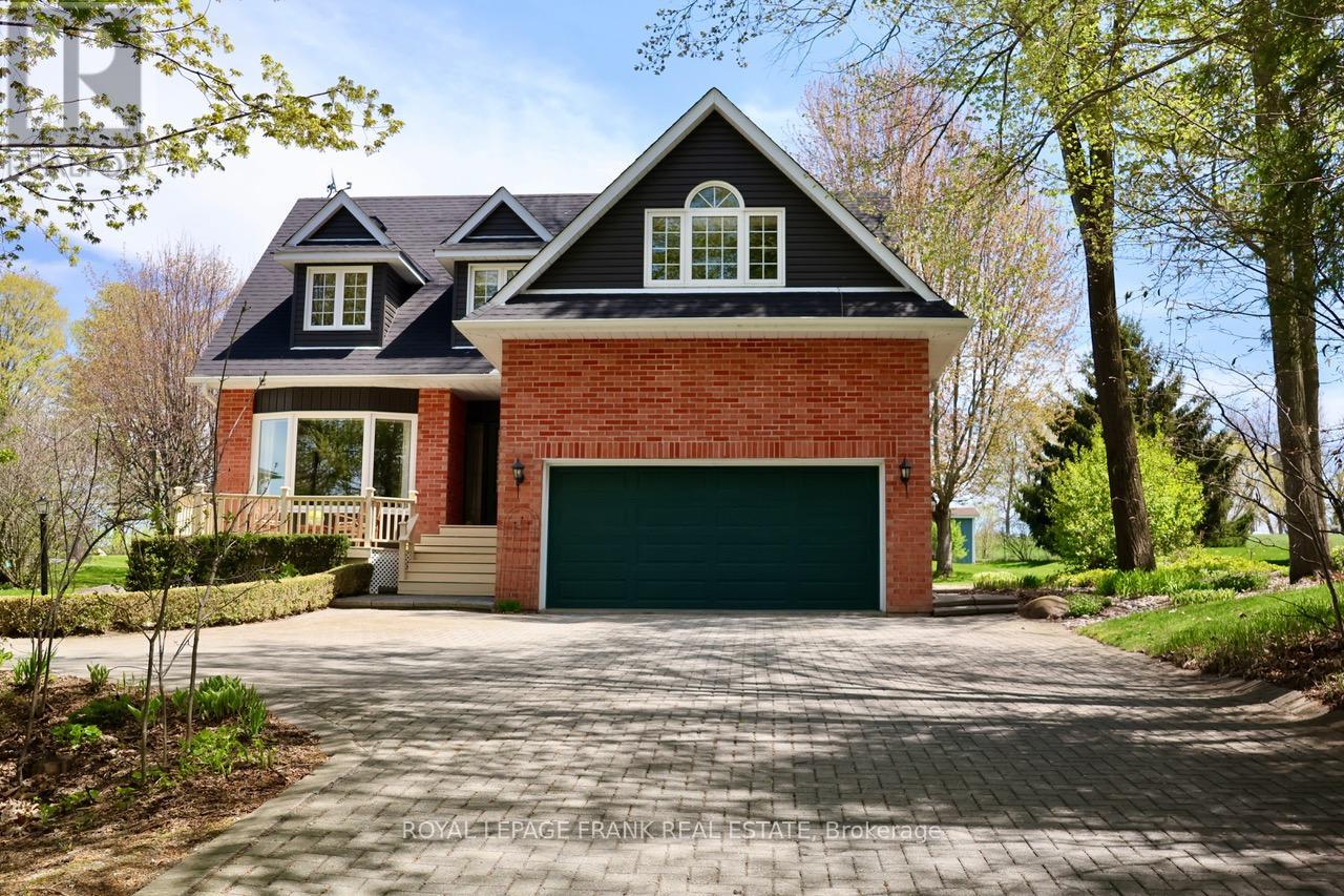 85 AMBLESIDE DRIVE - 2