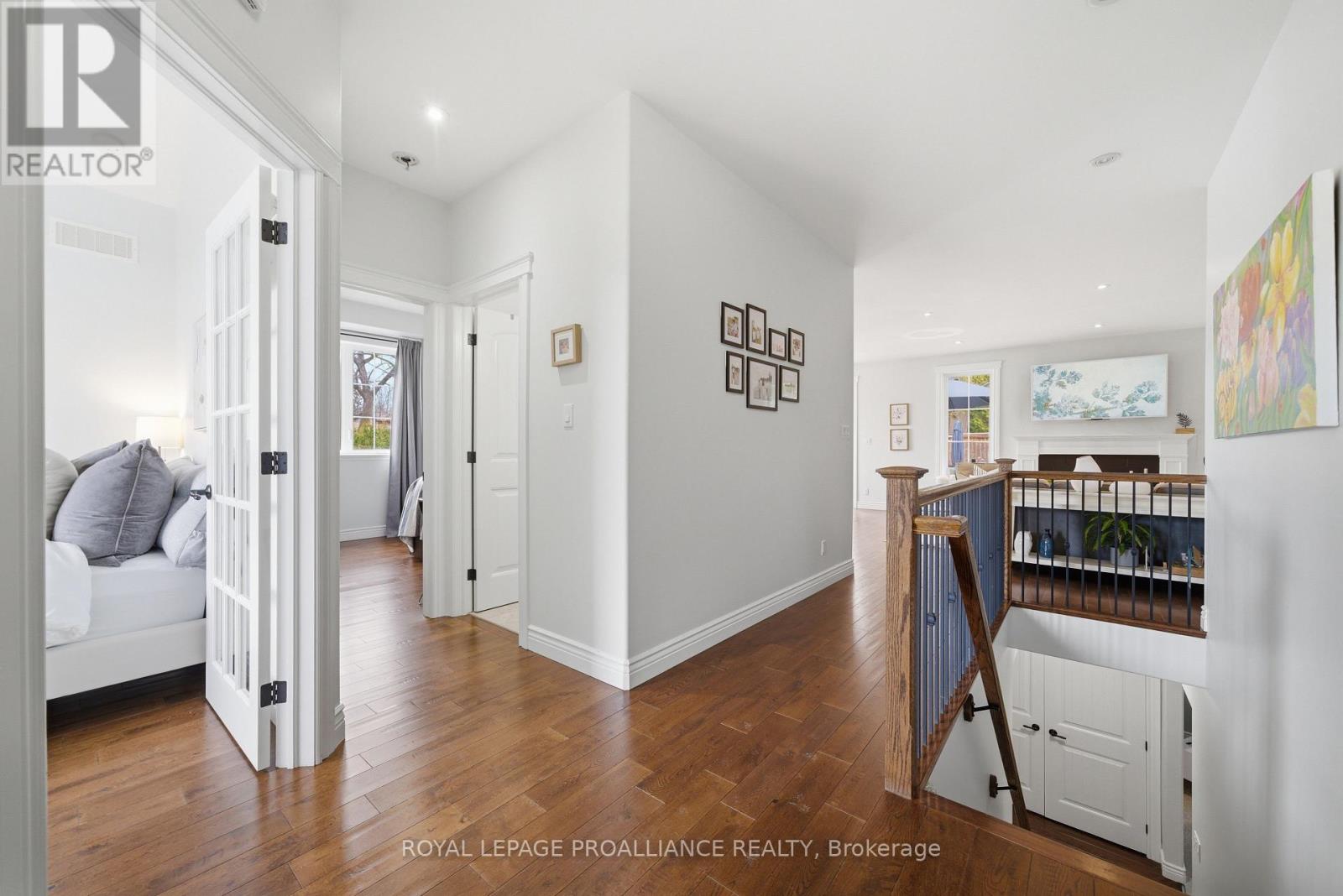 14 ROSSLYN DRIVE - 16
