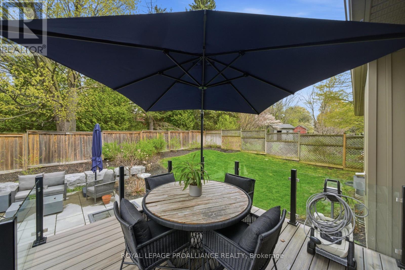 14 ROSSLYN DRIVE - 23