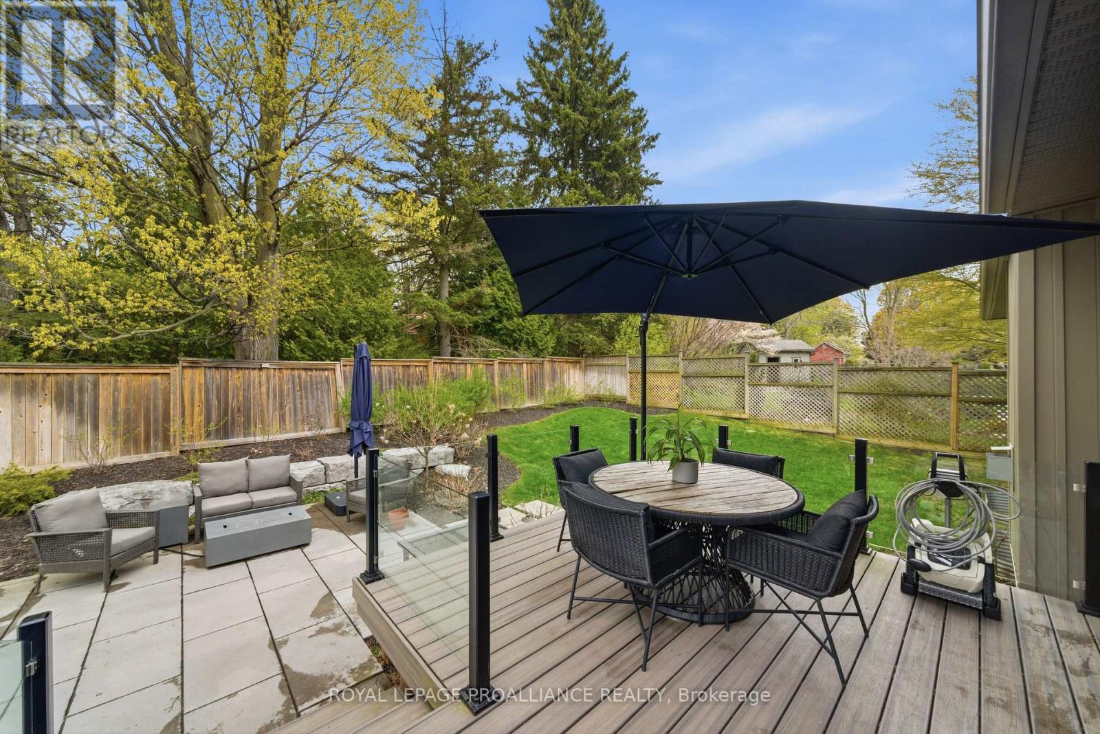 14 ROSSLYN DRIVE - 24