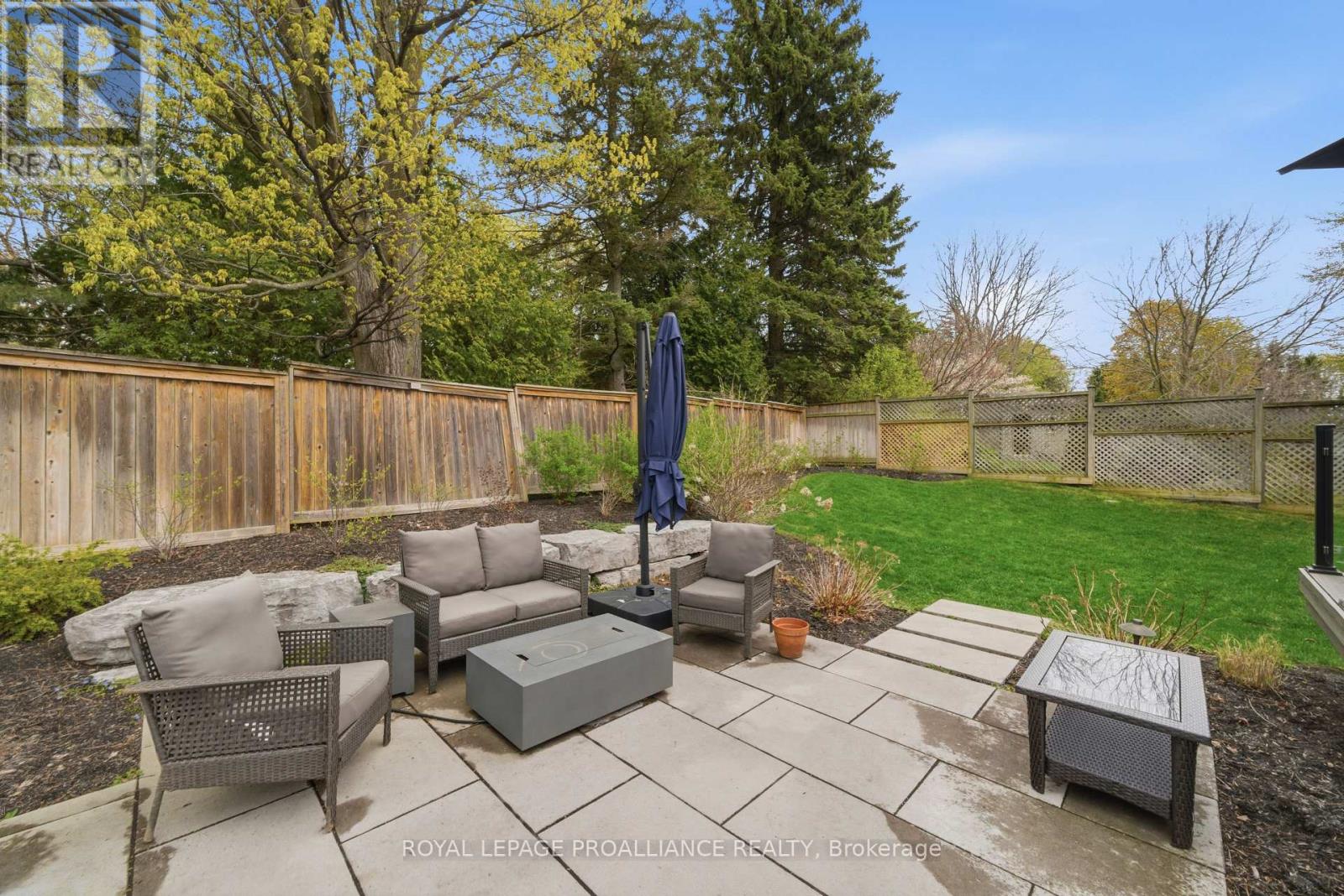 14 ROSSLYN DRIVE - 28