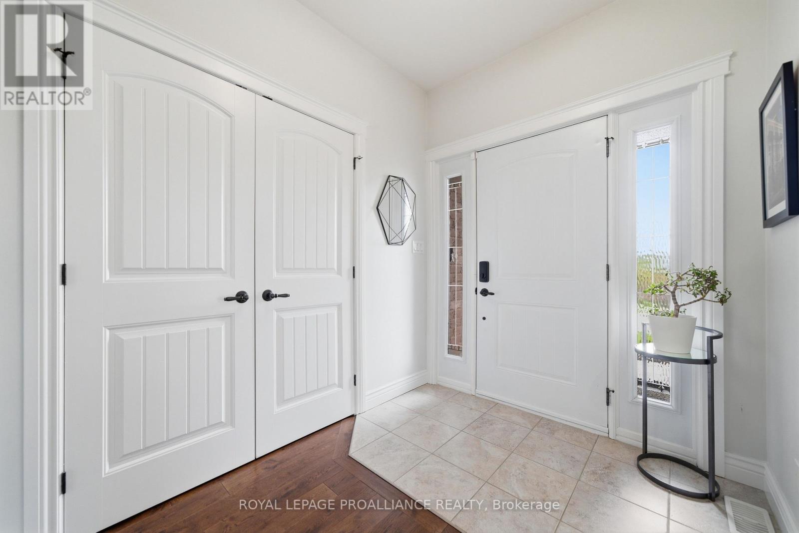14 ROSSLYN DRIVE - 3