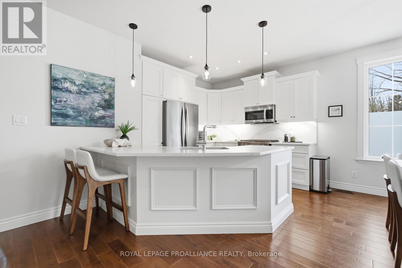 14 ROSSLYN DRIVE - 7