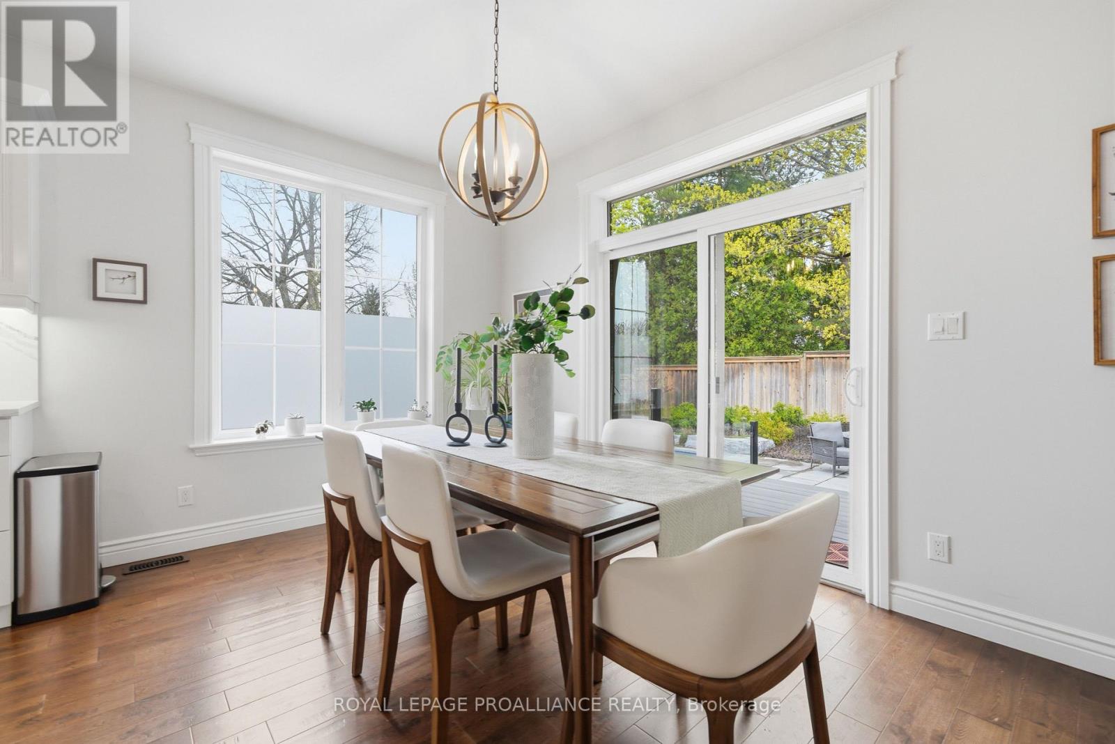 14 ROSSLYN DRIVE - 8