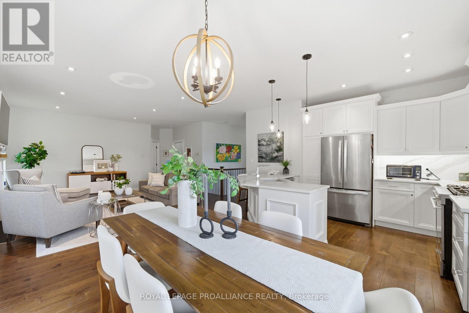 14 ROSSLYN DRIVE - 9