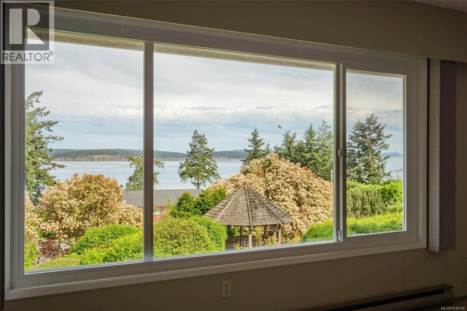 1421 Seaspray Blvd - 12
