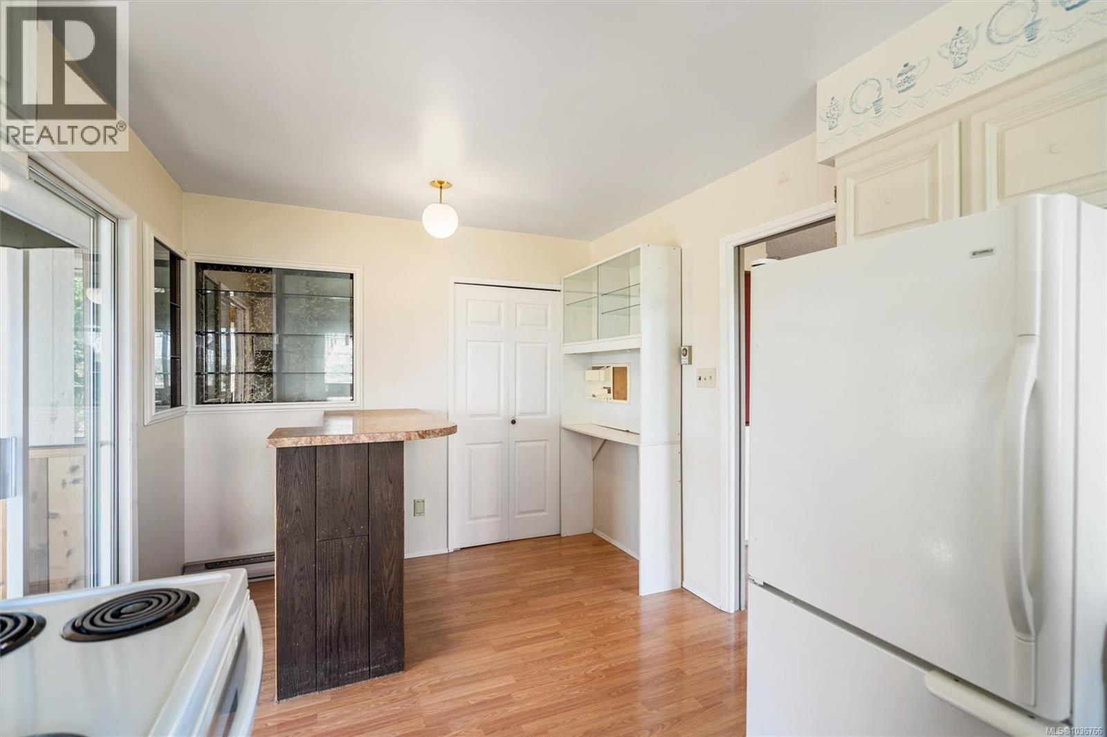 1421 Seaspray Blvd - 17