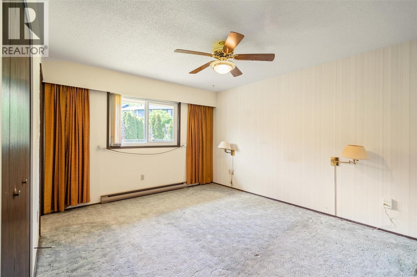 1421 Seaspray Blvd - 25