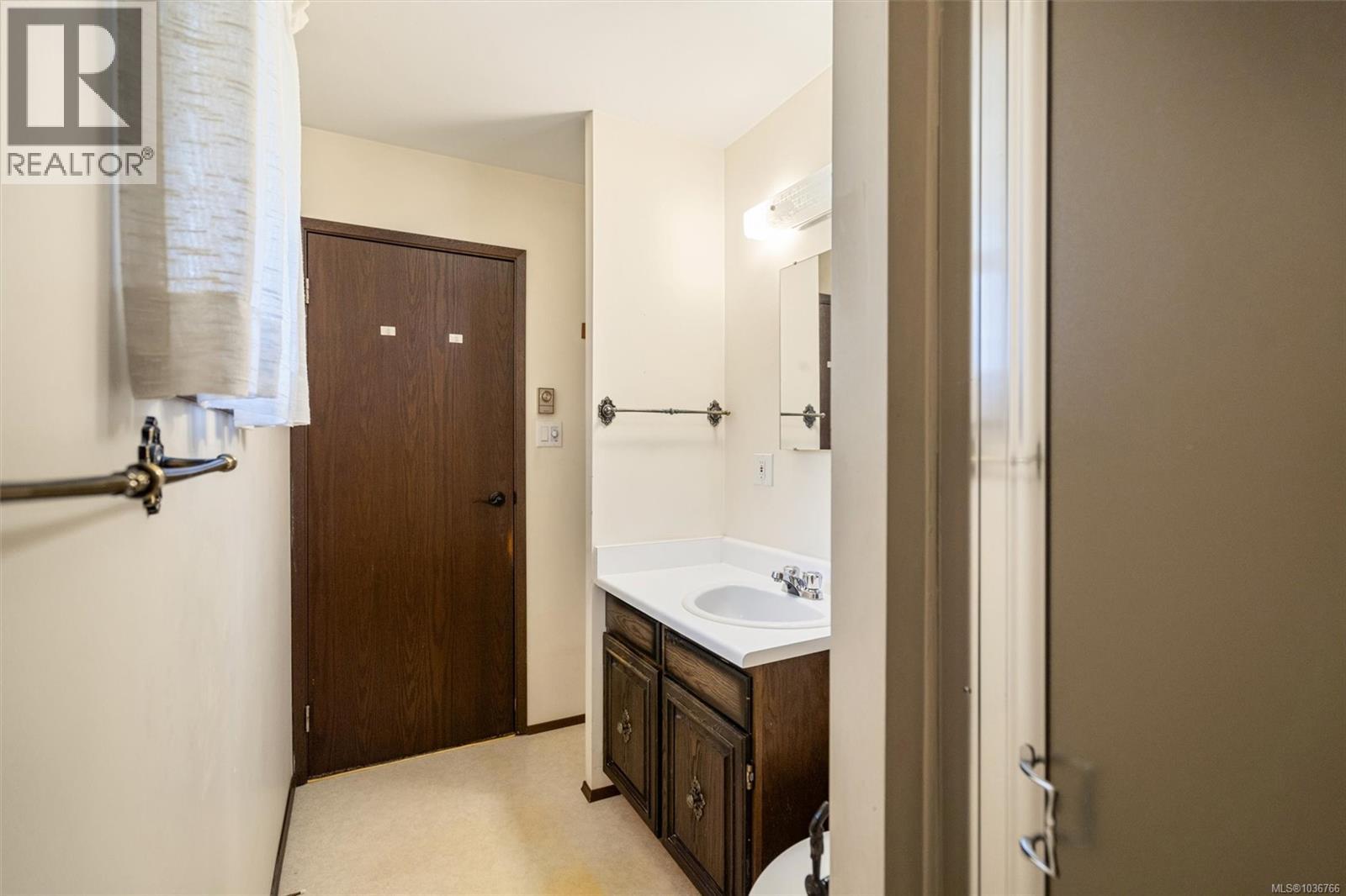 1421 Seaspray Blvd - 29