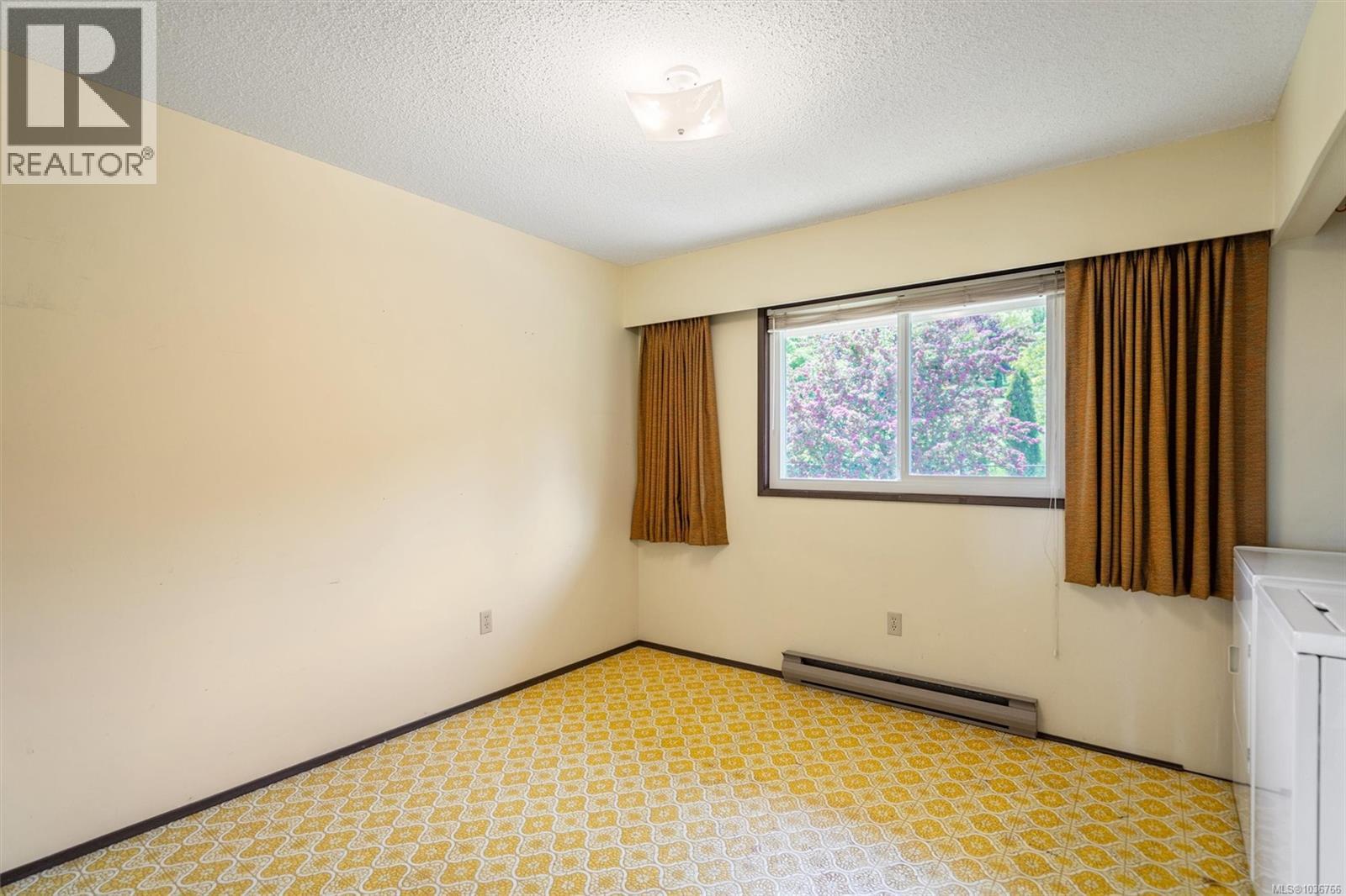 1421 Seaspray Blvd - 31