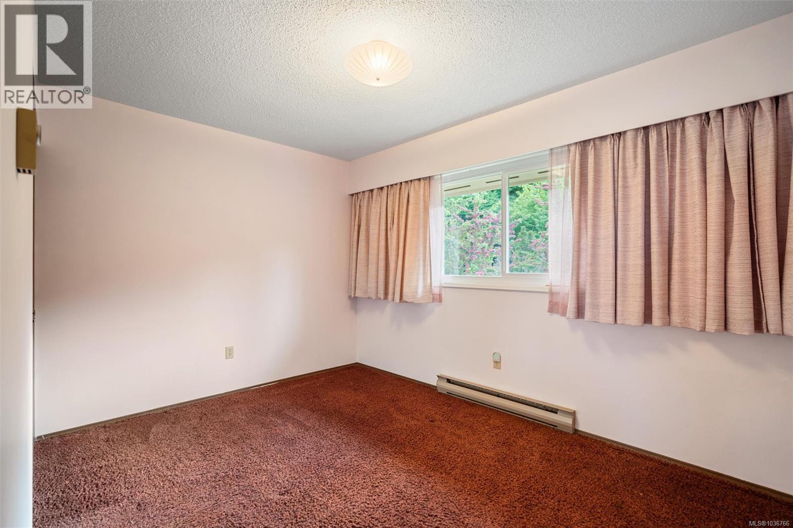 1421 Seaspray Blvd - 33