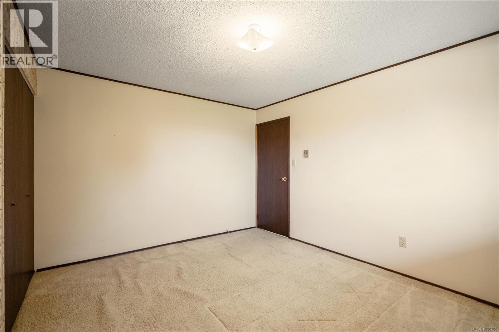 1421 Seaspray Blvd - 40
