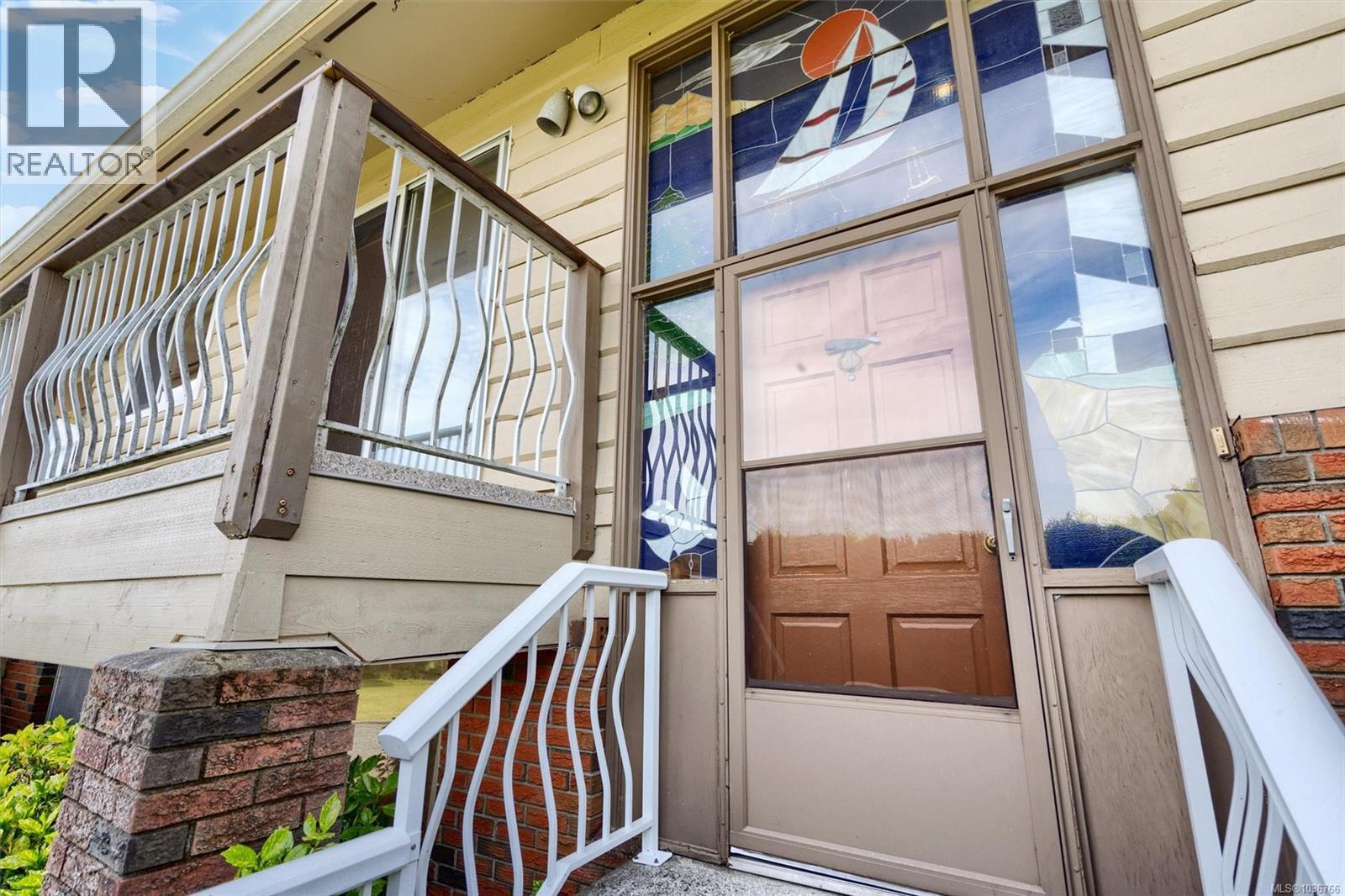 1421 Seaspray Blvd - 46