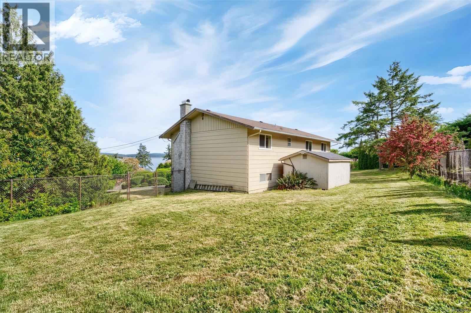 1421 Seaspray Blvd - 51