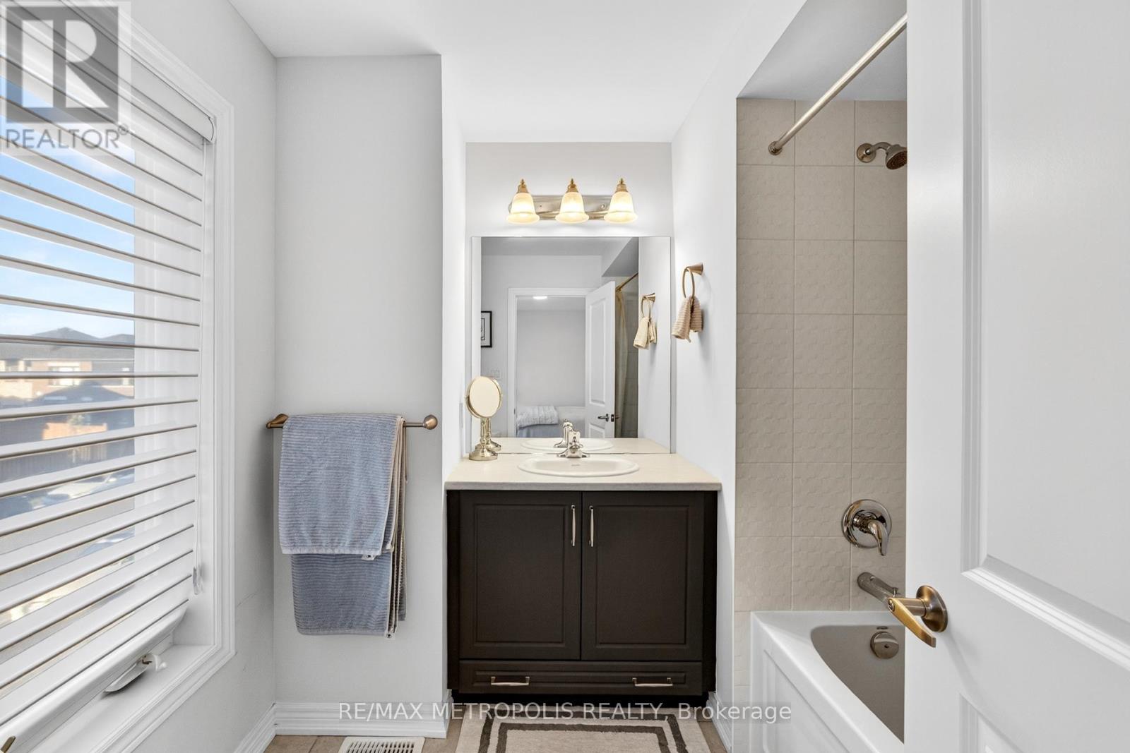 127 MCPHAIL AVENUE - 38