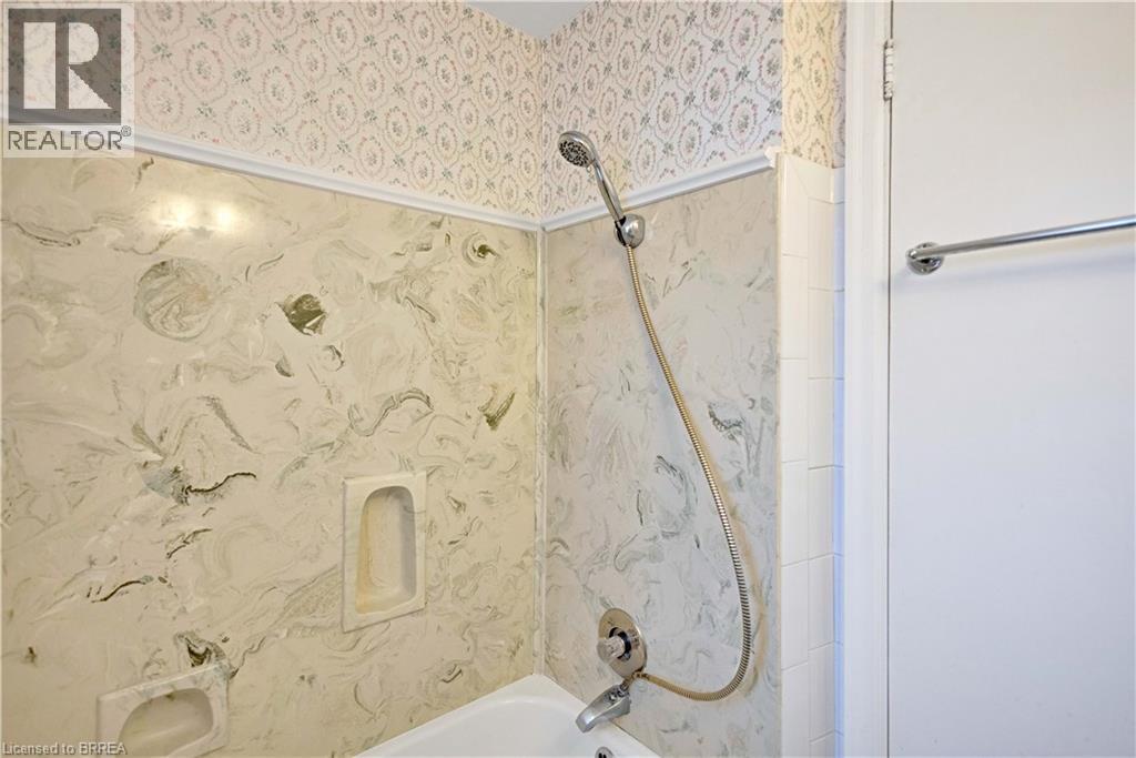 140 TERRACE HILL Street, Brantford, Ontario, N3R1G6 — Photo 12