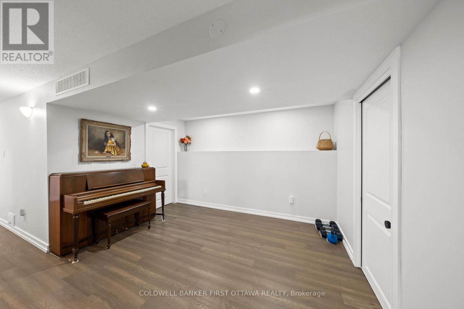740 GARNER AVENUE - 25