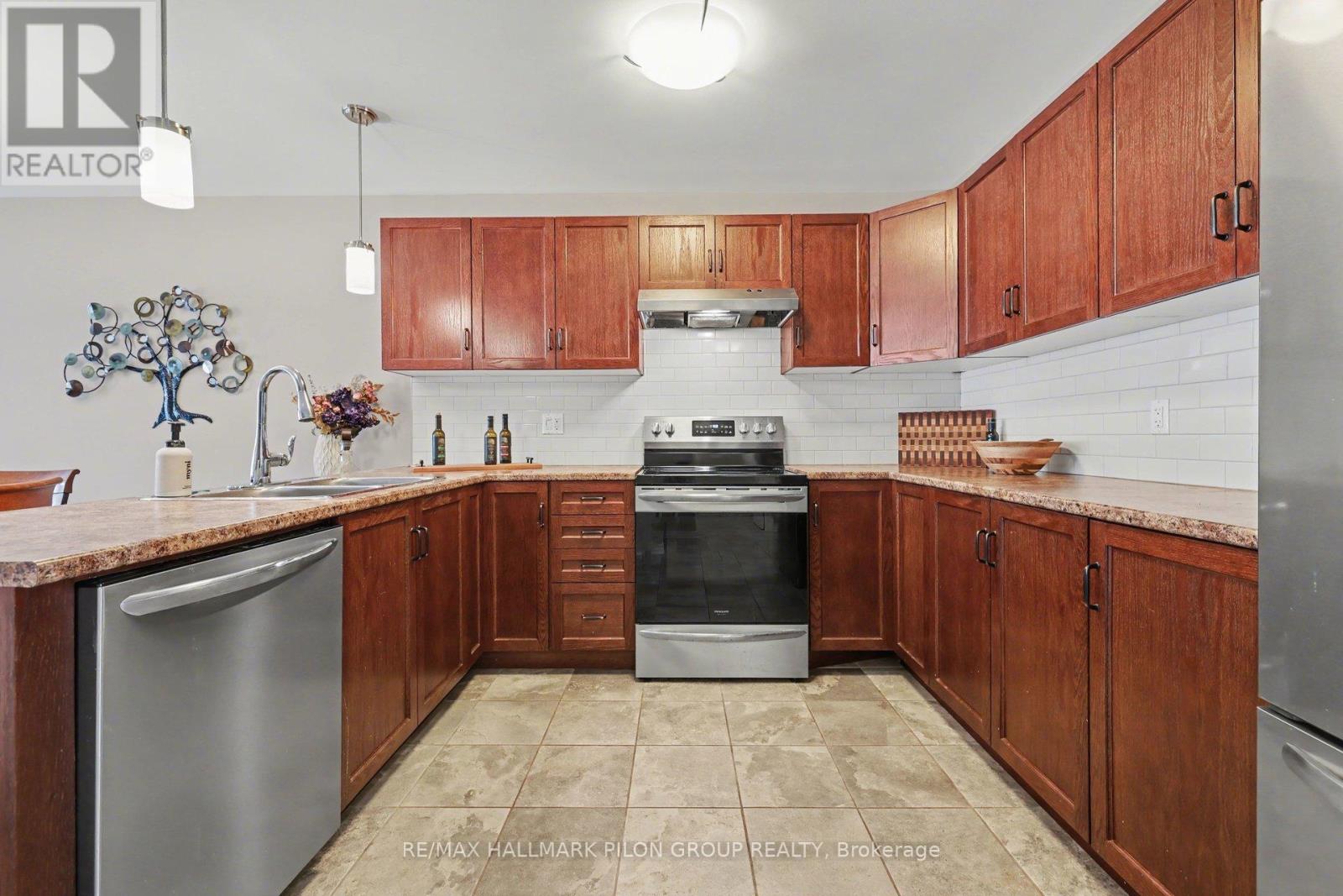 2 Bed, 2 Bath House for Sale in Arnprior – 4 MORGAN CLOUTHIER WAY, Arnprior – MLS# X13136414 - Image 6