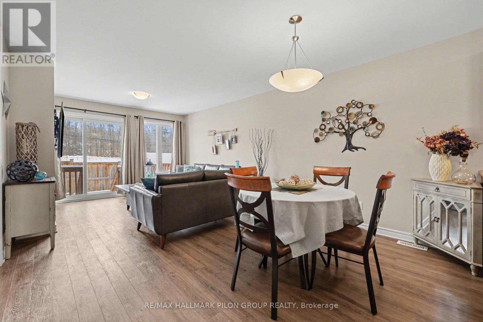 2 Bed, 2 Bath House for Sale in Arnprior – 4 MORGAN CLOUTHIER WAY, Arnprior – MLS# X13136414 - Image 8