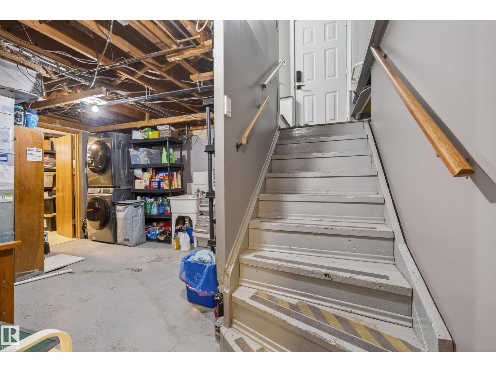 9344 63 AV NW, Edmonton