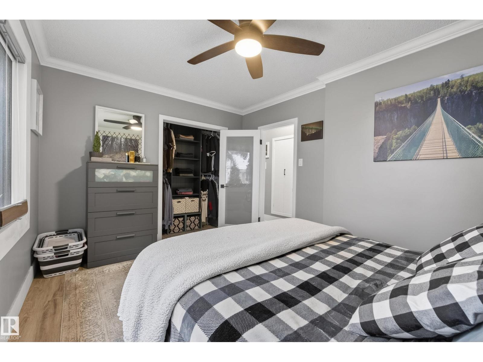 9344 63 AV NW - 19