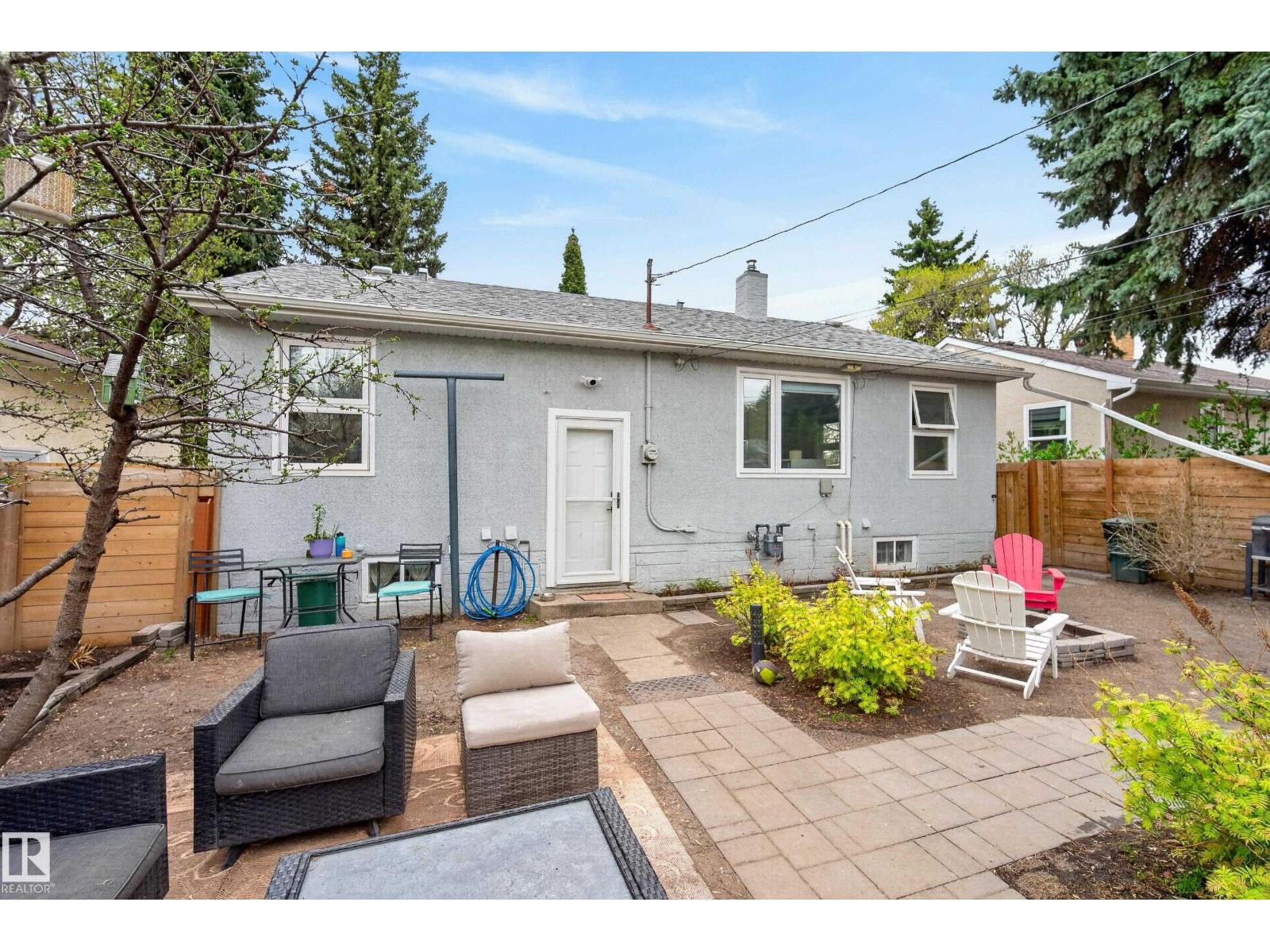 9344 63 AV NW, Edmonton