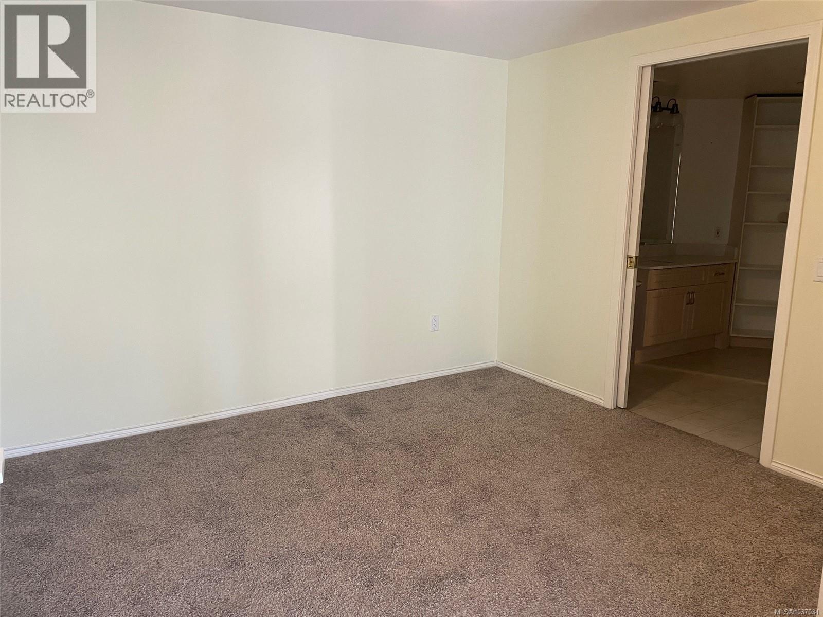 #206 1070 Southgate St - 6