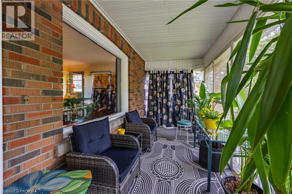 72 CRESCENT Boulevard - 5