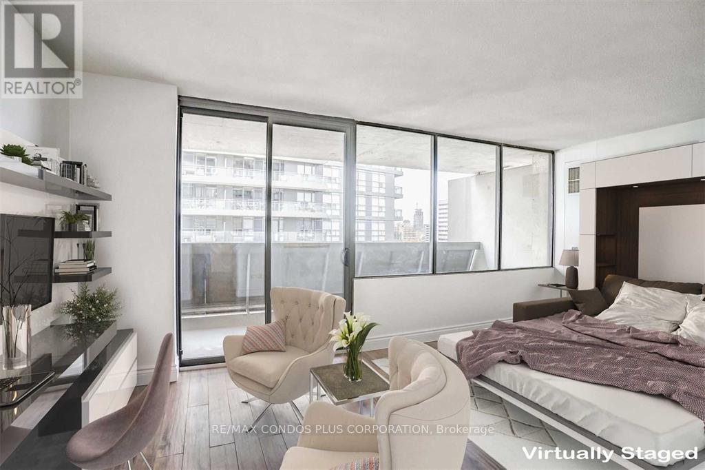#1011 720 SPADINA AVENUE - 1