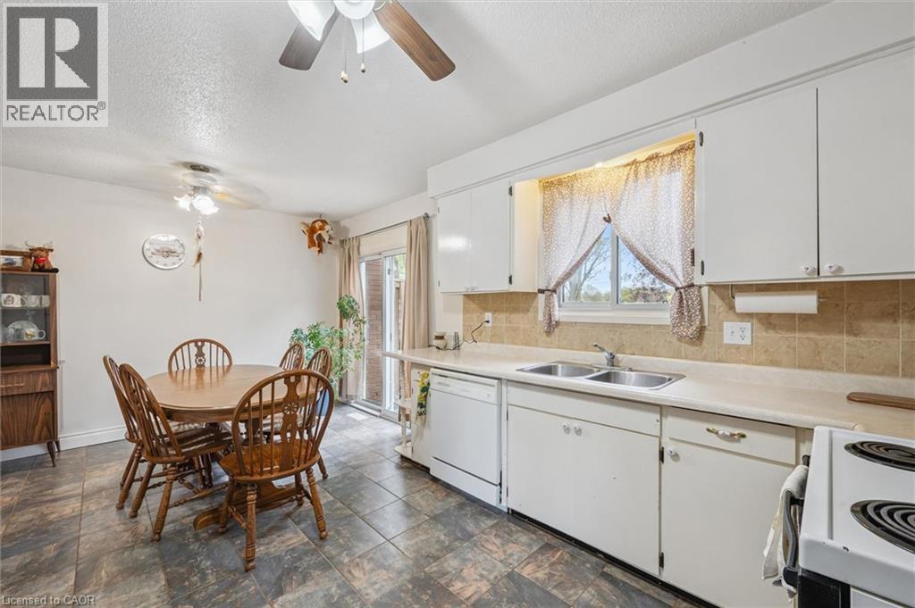 105 ORIOLE Parkway, Elmira, Ontario, N3B1C2 — Photo 27