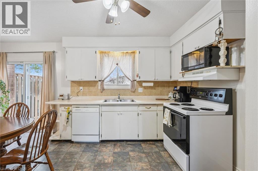 105 ORIOLE Parkway, Elmira, Ontario, N3B1C2 — Photo 13