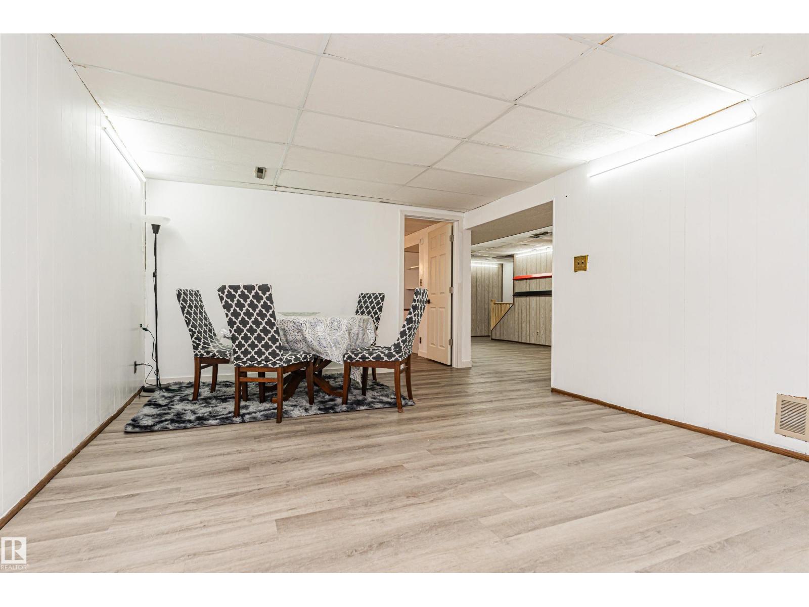 10412 39 AV NW, Edmonton
