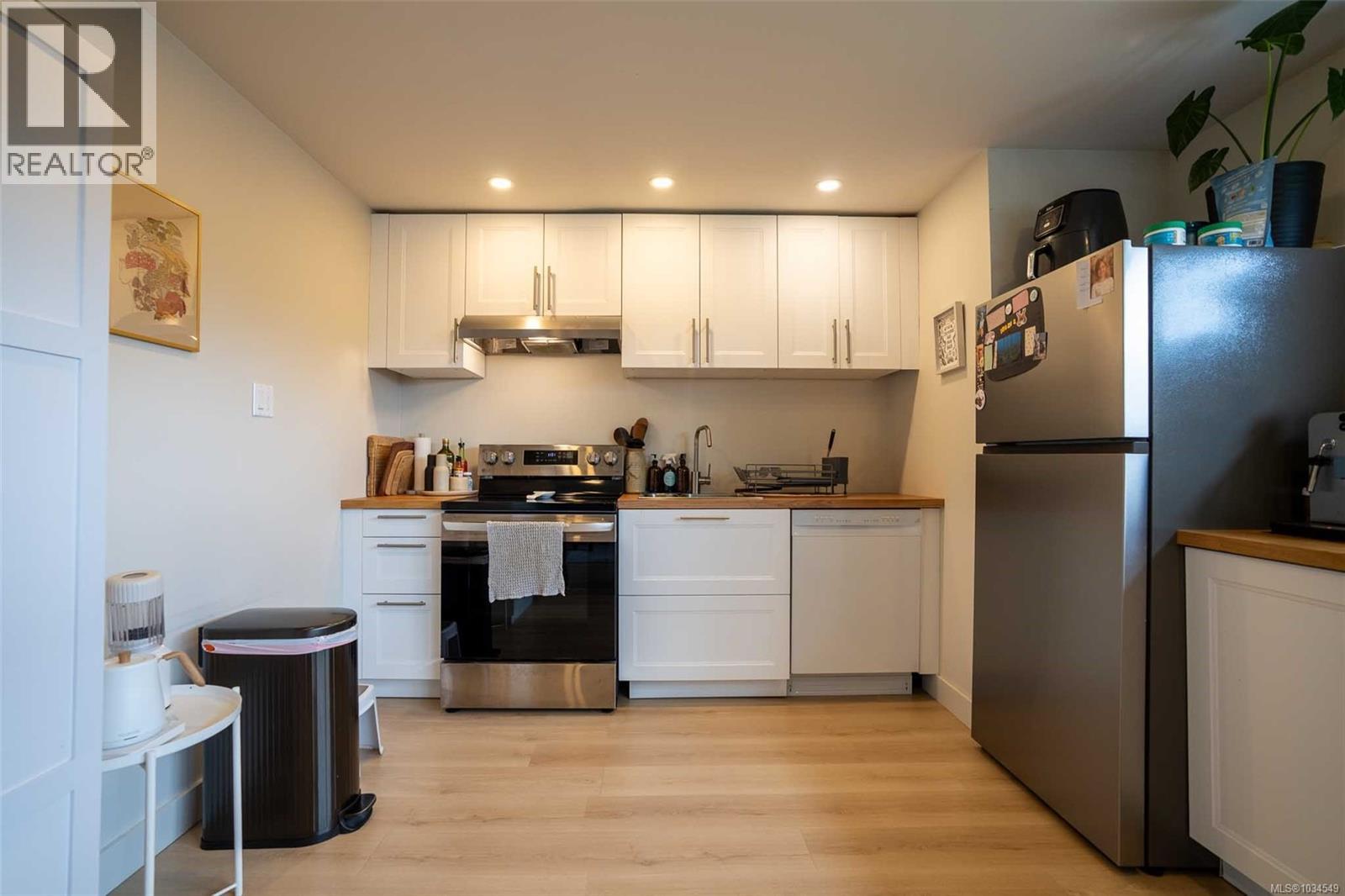 231 Otter St - 43
