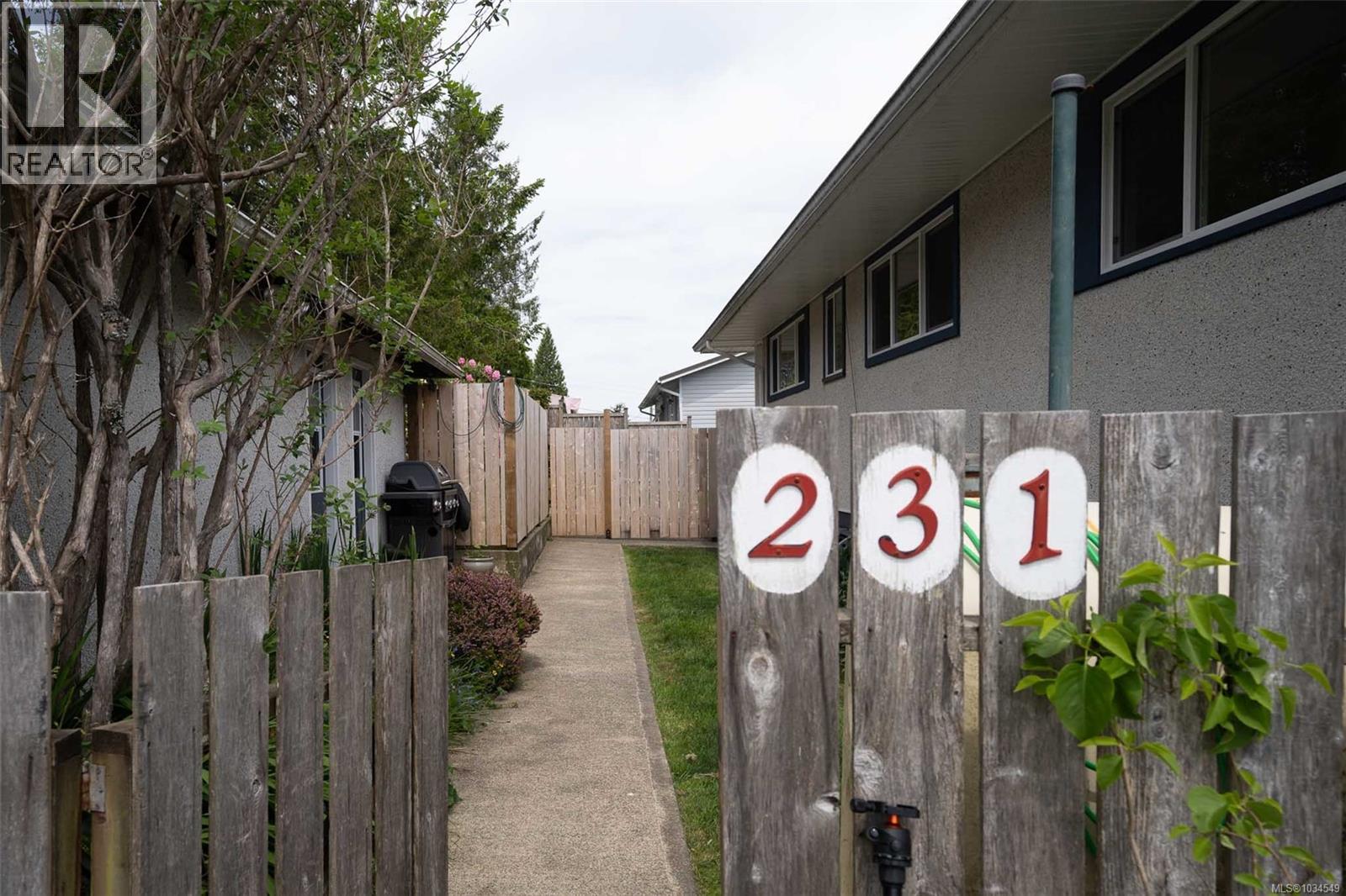 231 Otter St - 56
