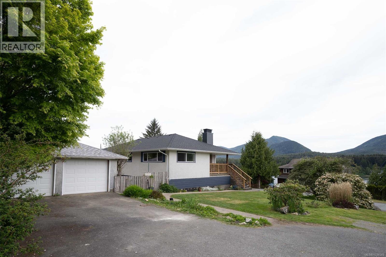 231 Otter St - 62