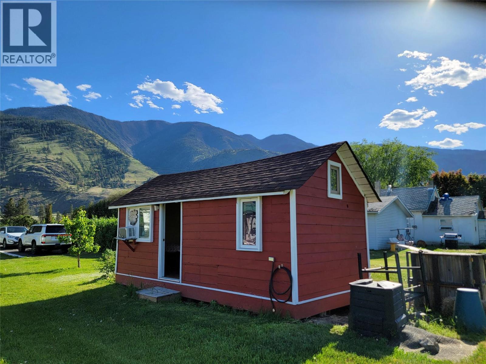 218 10th Avenue, Keremeos