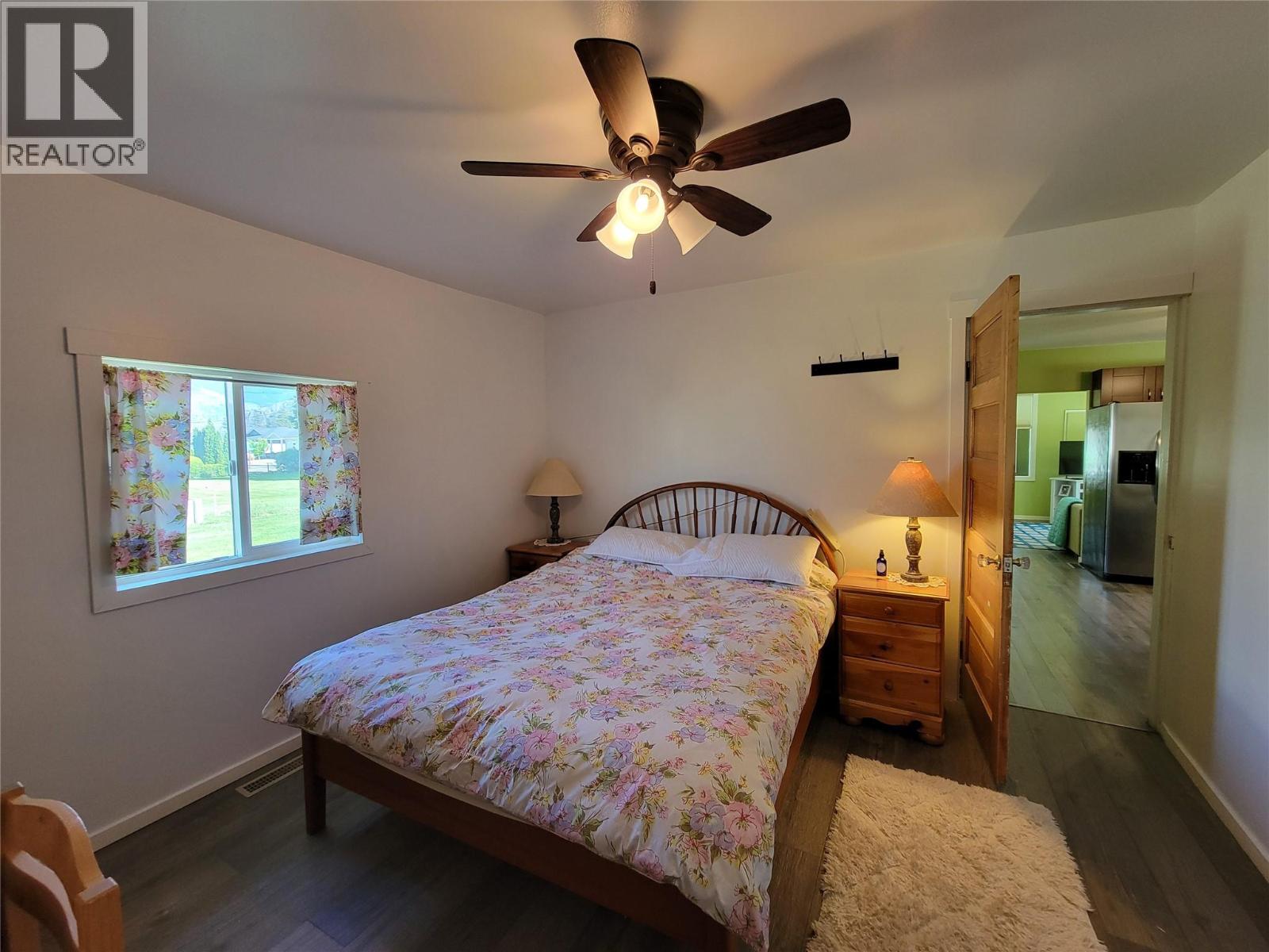 218 10th Avenue, Keremeos