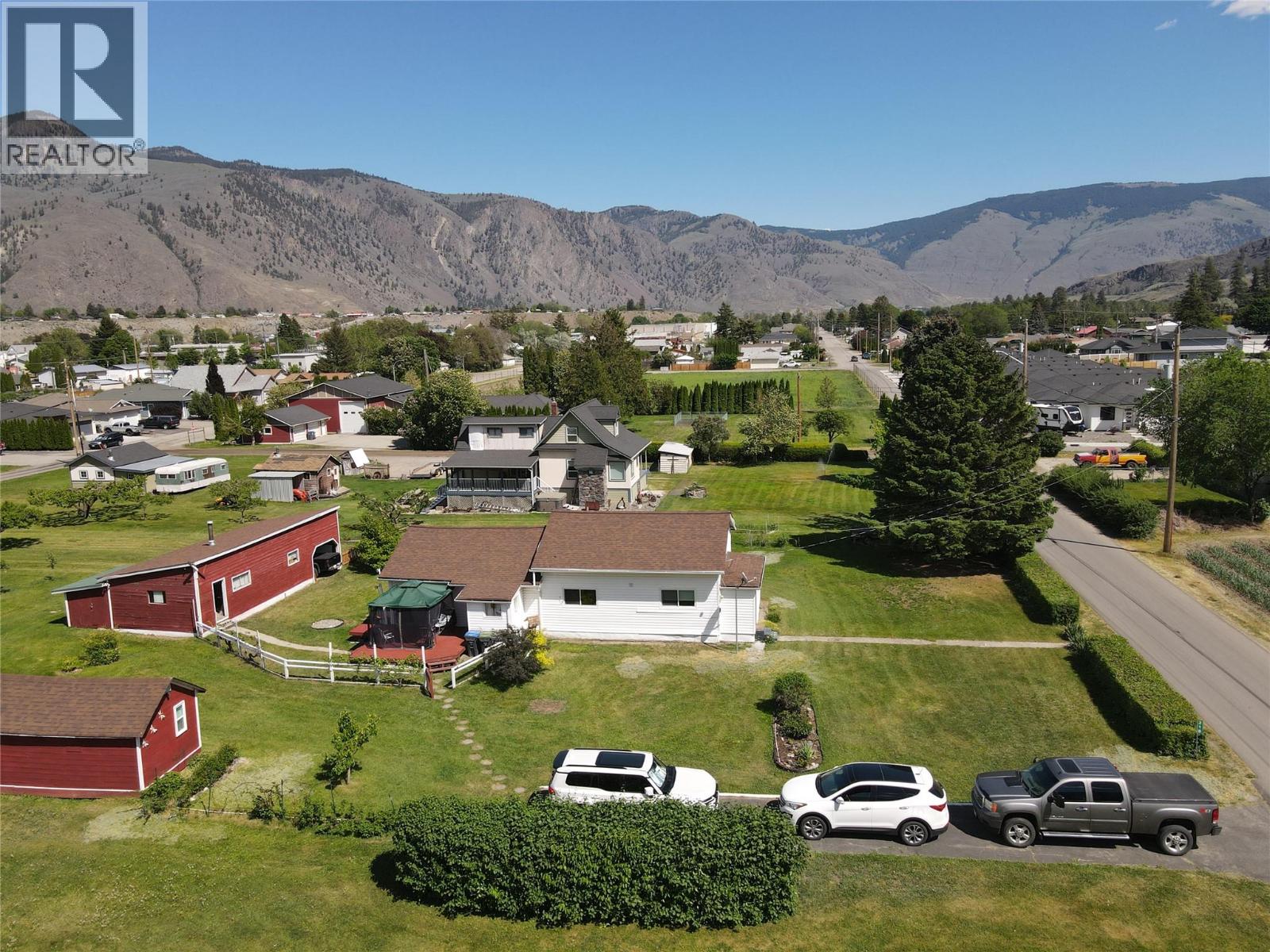 218 10th Avenue, Keremeos