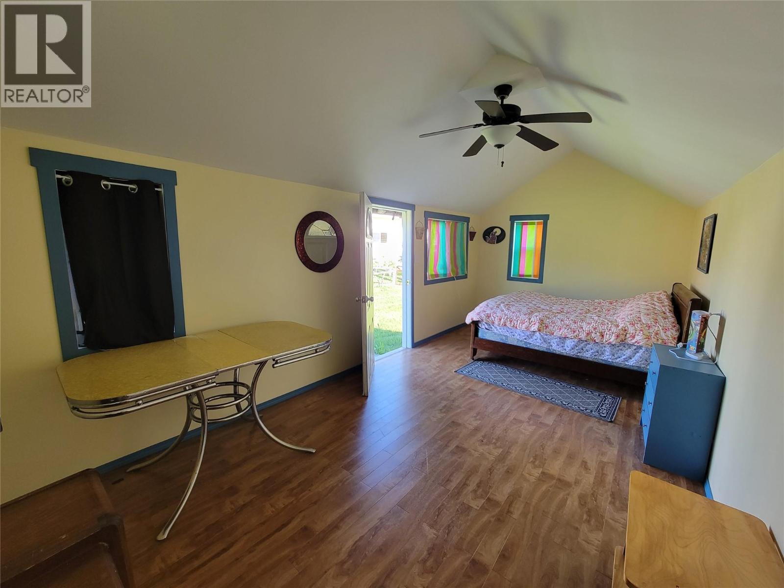 218 10th Avenue, Keremeos