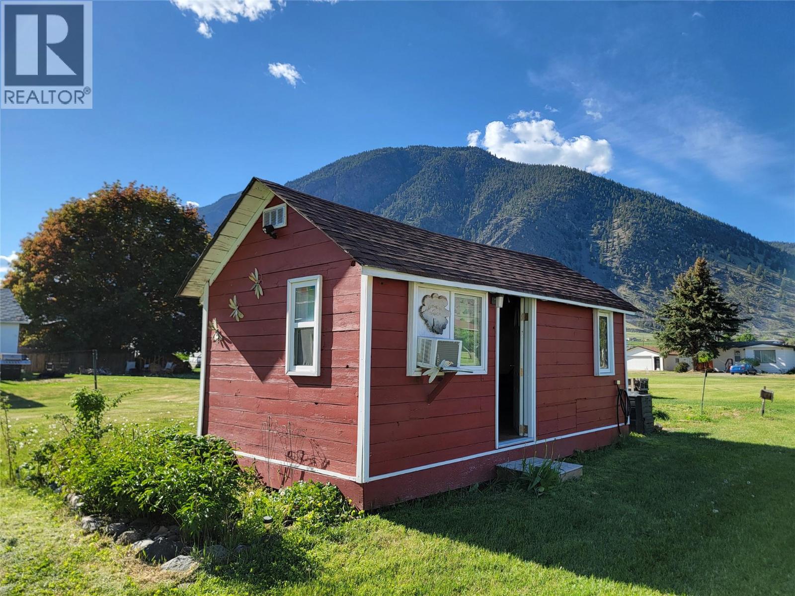 218 10th Avenue, Keremeos