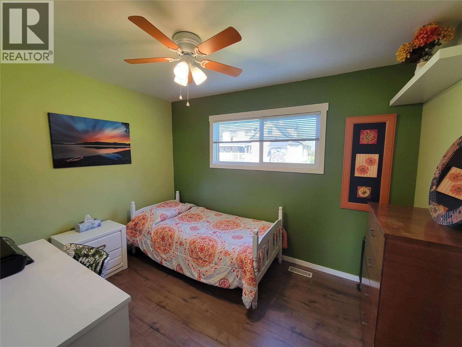 218 10th Avenue, Keremeos
